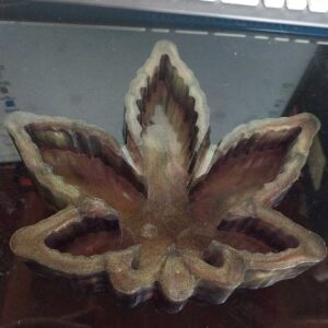 Cendrier feuille en résine