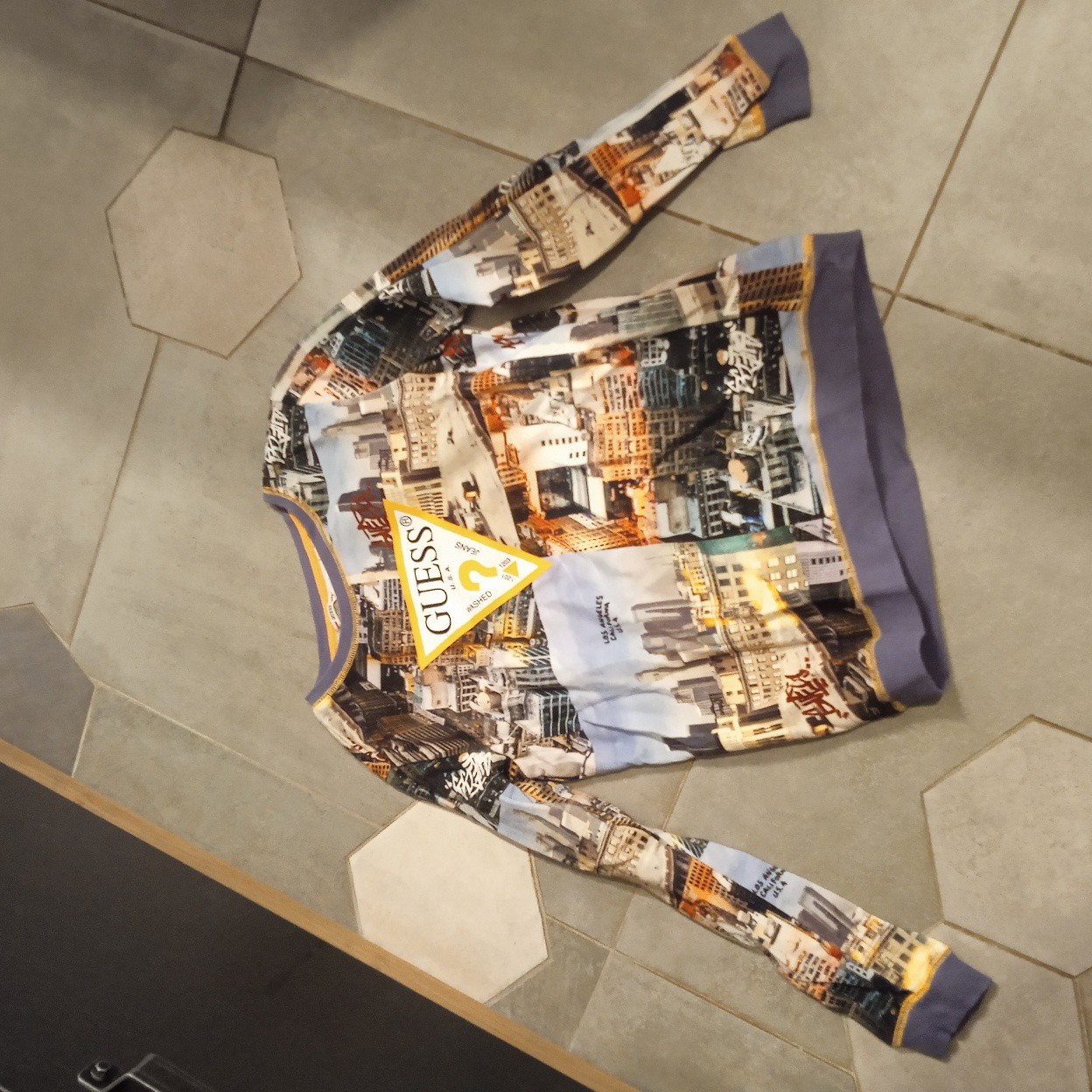 Pull neuf à motif original guess