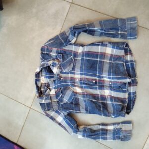 Chemise à carreaux neuve tape à l oeil