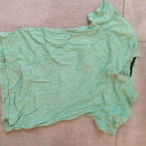 T shirt et bouton vert neuf kiabi