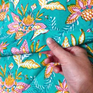 Coupon de coton indien – imprimé floral turquoise (4m x 1m10)